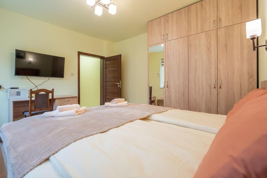 Top Location Central New & Spacious 3 Bdr Apt Medical Academy Sofía Exterior foto